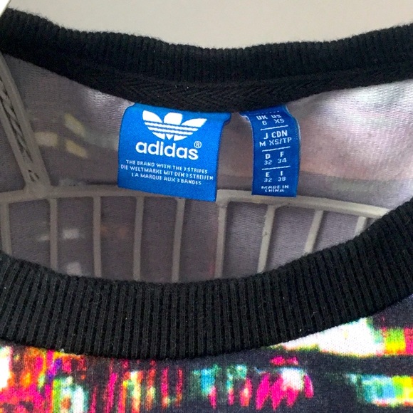 ADIDAS top. - Picture 3 of 3